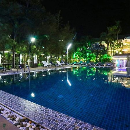 Natural Beach Hotel Паттая Екстер'єр фото