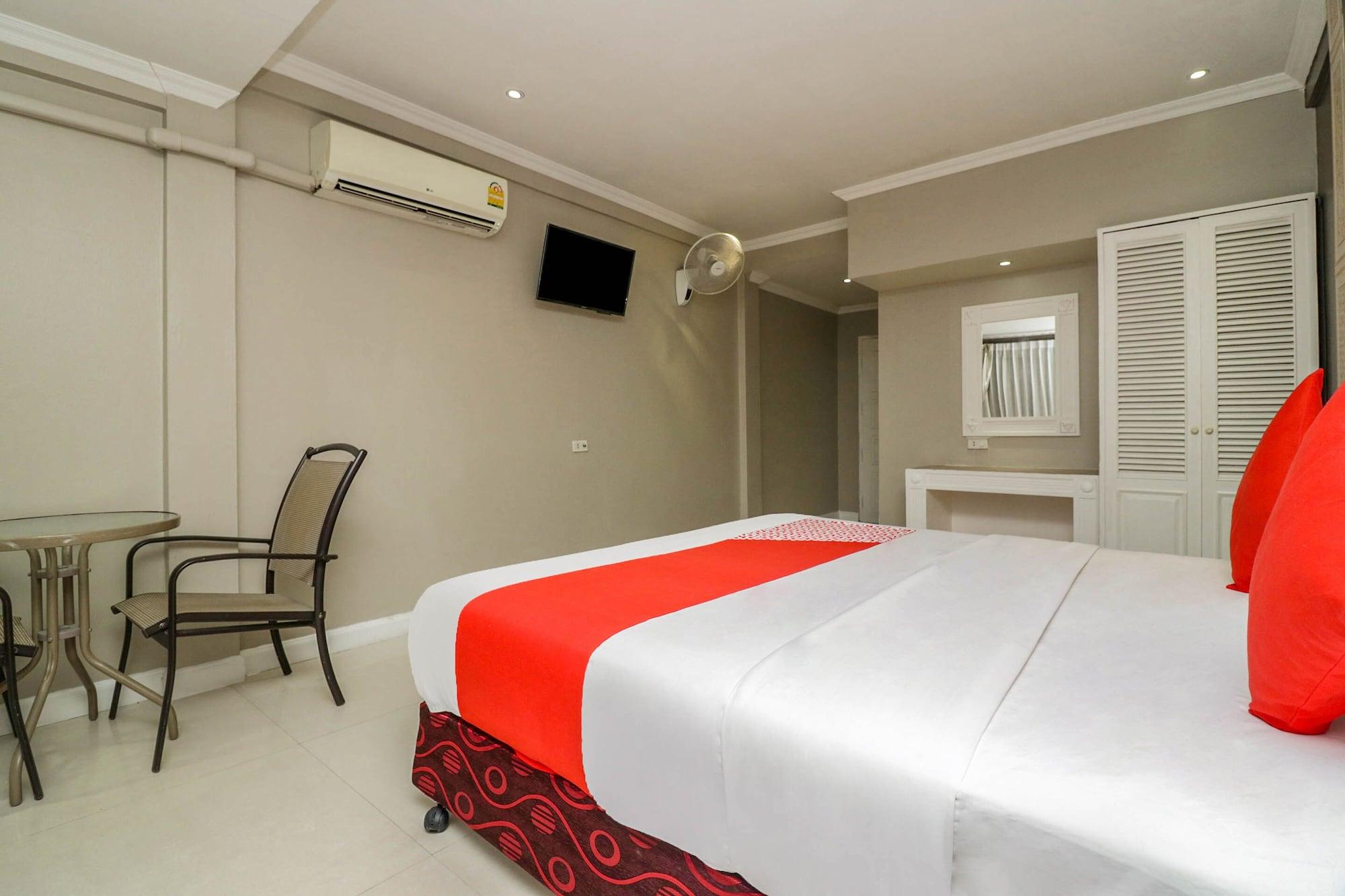 Natural Beach Hotel Паттая Екстер'єр фото