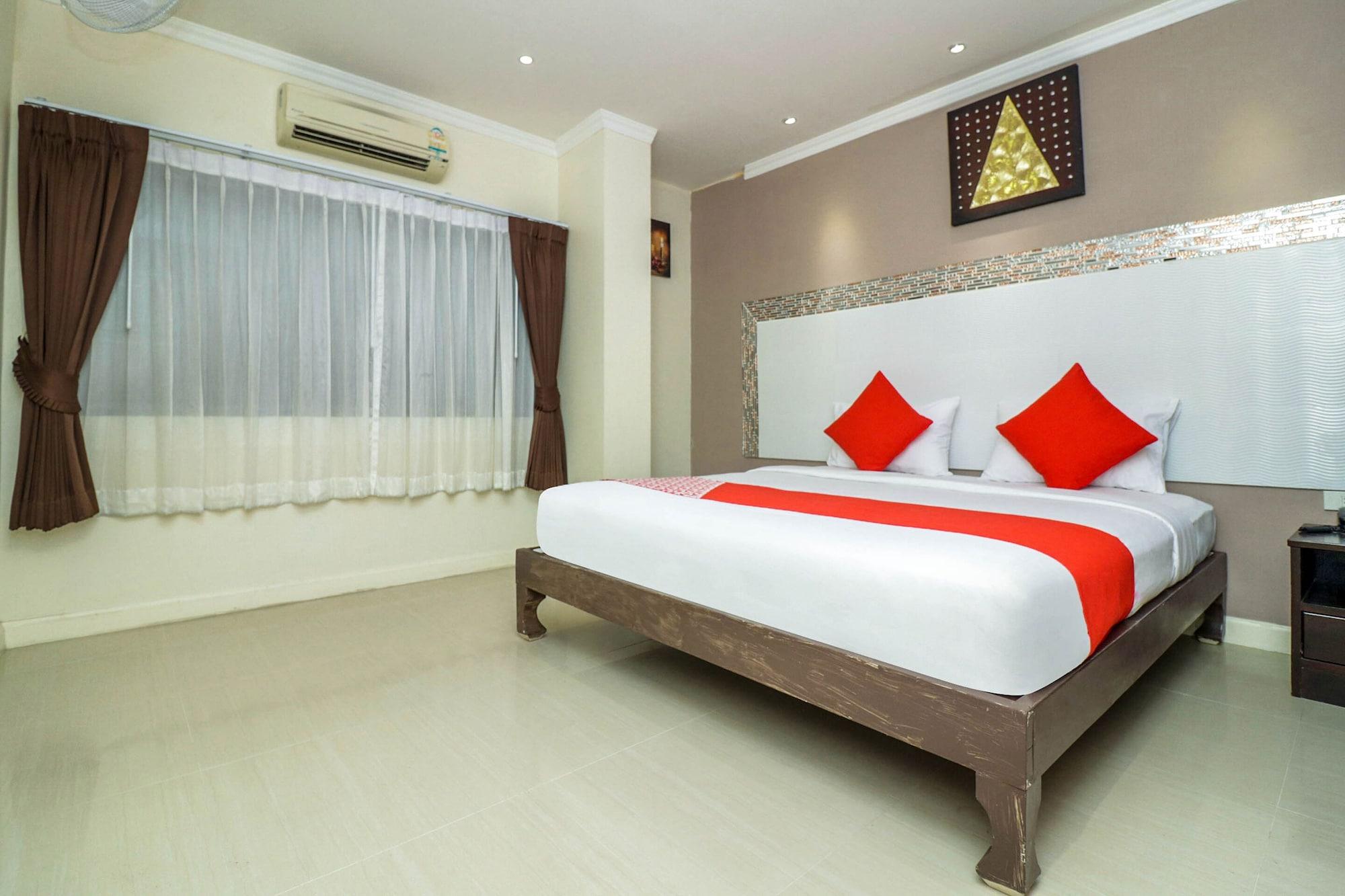 Natural Beach Hotel Паттая Екстер'єр фото