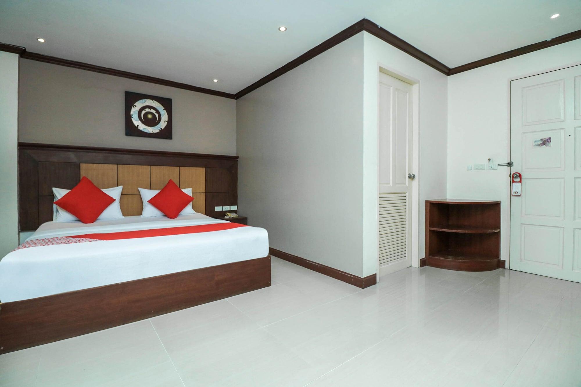 Natural Beach Hotel Паттая Екстер'єр фото