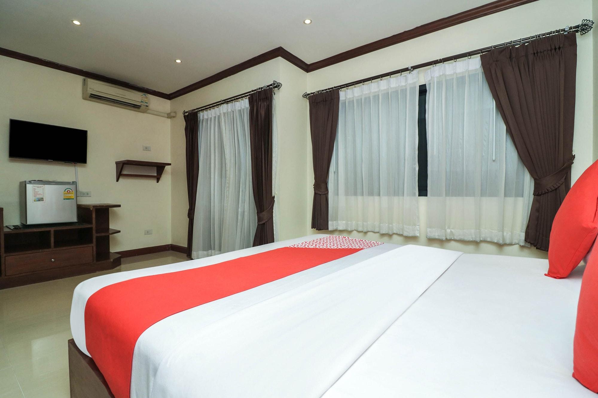 Natural Beach Hotel Паттая Екстер'єр фото