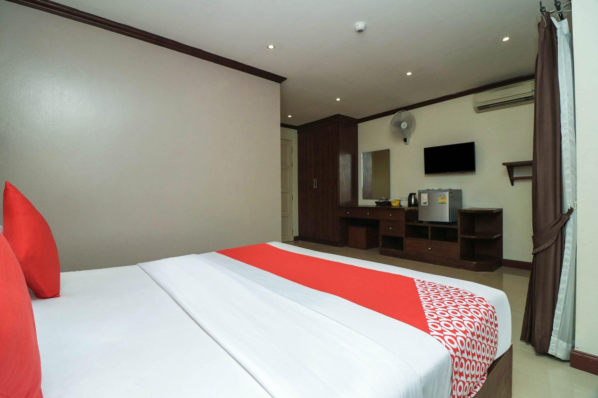 Natural Beach Hotel Паттая Екстер'єр фото