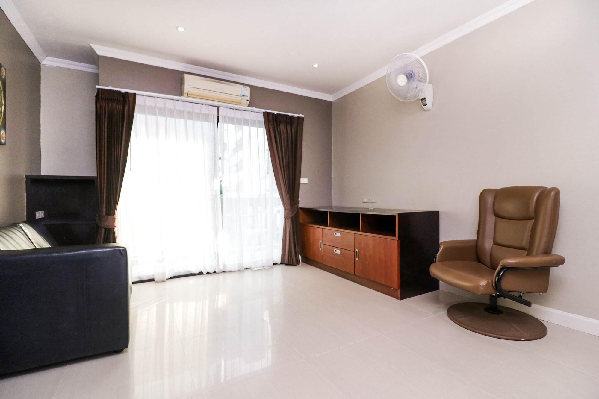 Natural Beach Hotel Паттая Екстер'єр фото