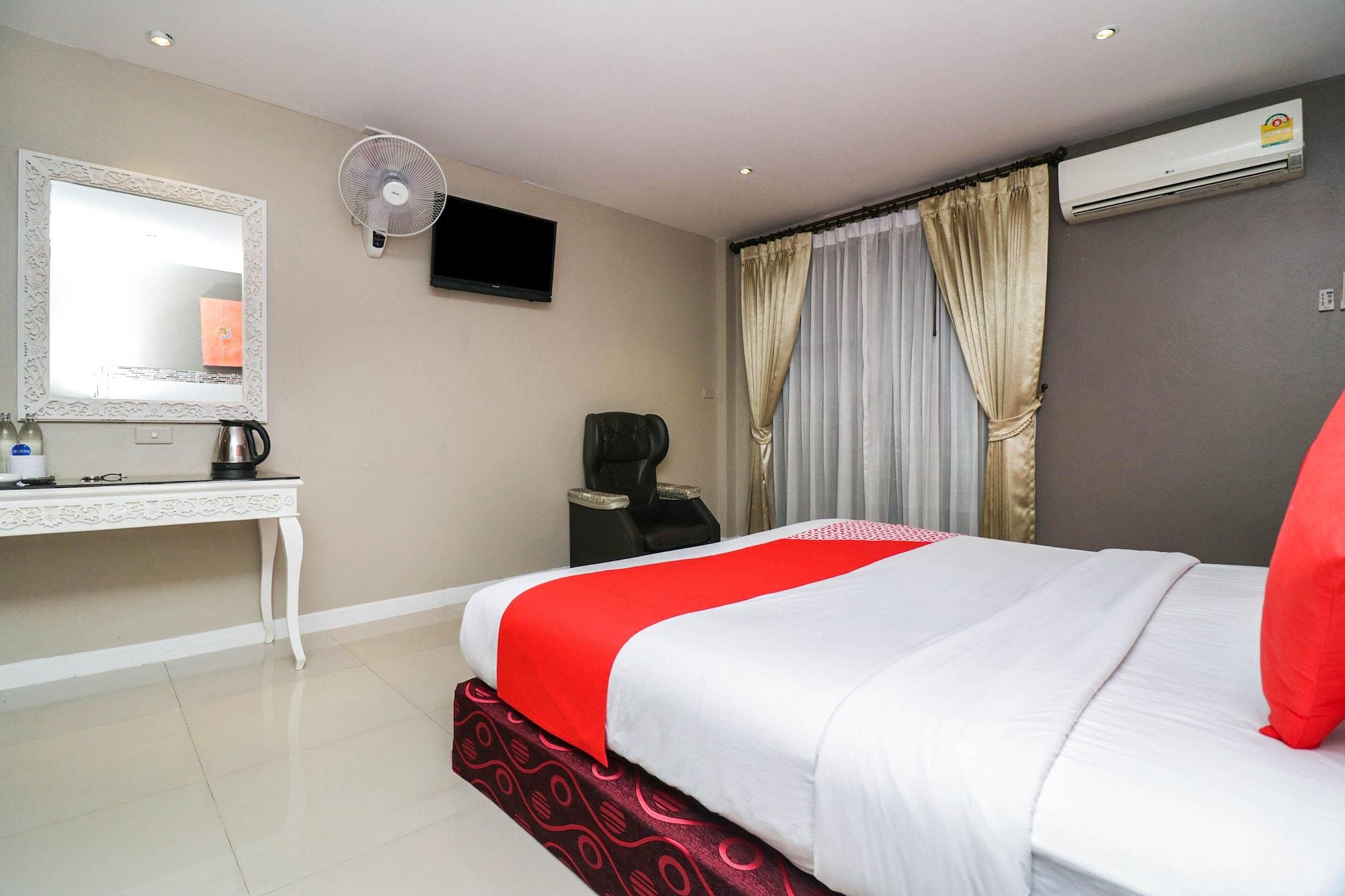 Natural Beach Hotel Паттая Екстер'єр фото