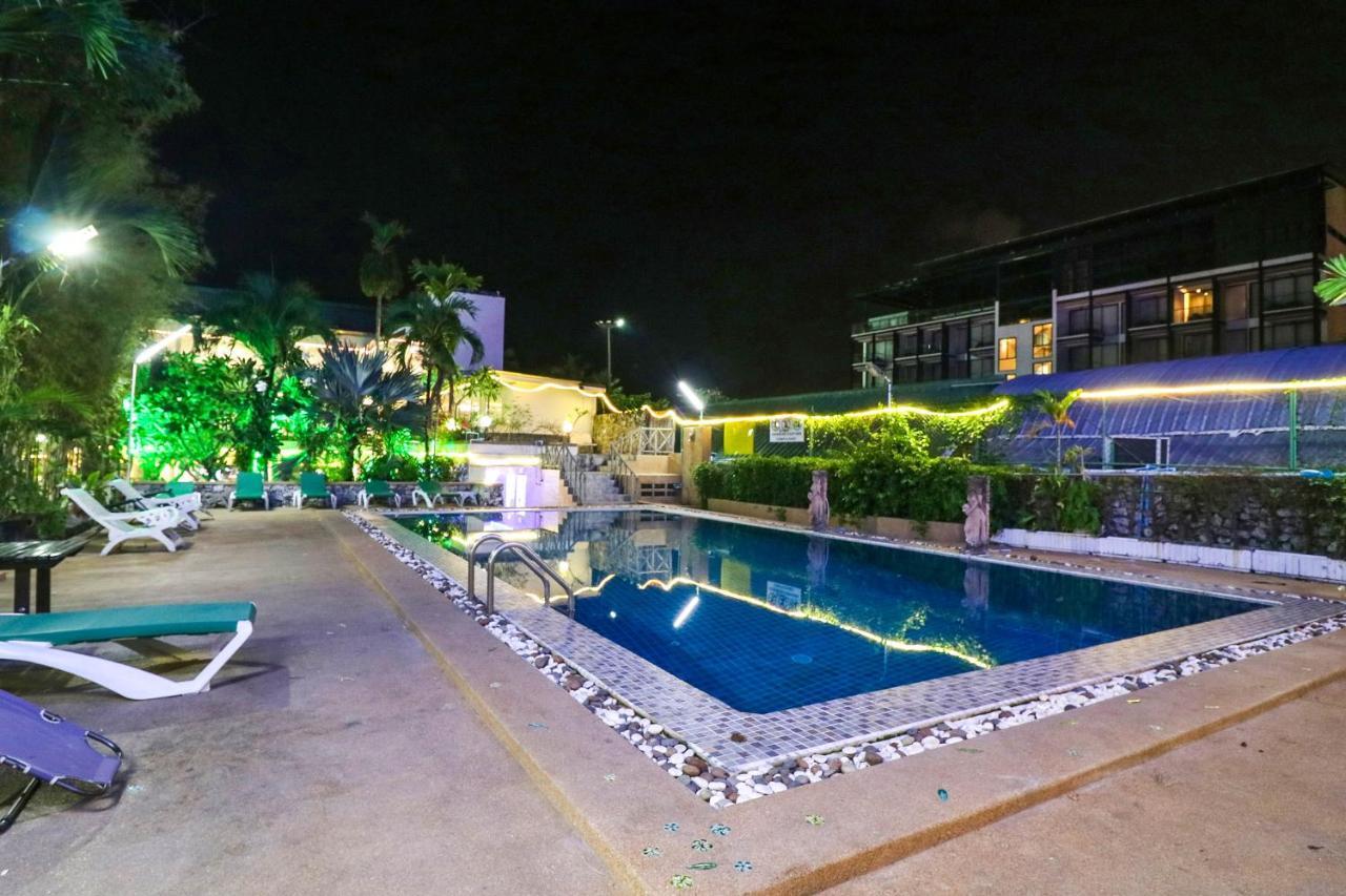 Natural Beach Hotel Паттая Екстер'єр фото